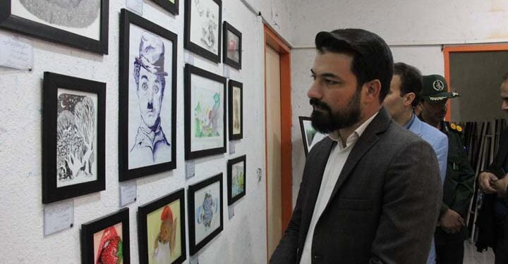 گشایش نمایشگاه آثار هنرآموزان هنرستان دخترانه هنرهای زیبای میبد