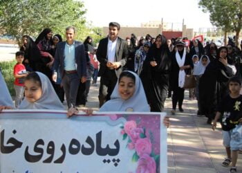 همایش پیاده روی ویژه دختران و مادران در میبد
