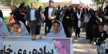 همایش پیاده روی ویژه دختران و مادران در میبد