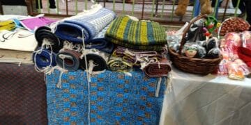 نمایشگاه دستان توانمند در میبد