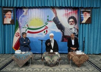 وزیر تعاون، کار و رفاه اجتماعی در سفر به استان یزد در دیدار با آیت‌الله «محمدرضا ناصری» نمایده ولی فقیه در استان و امام جمعه یزد