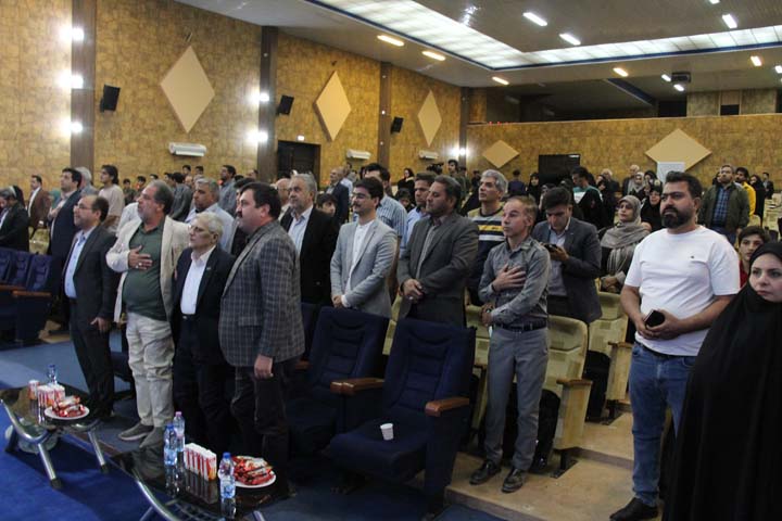 جشن اولین سالگرد افتتاح رادیو میبد در سینما طوبی