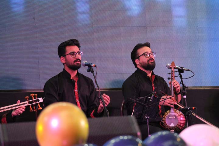 جشن اولین سالگرد افتتاح رادیو میبد در سینما طوبی