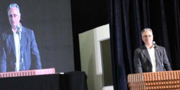 جشن اولین سالگرد افتتاح رادیو میبد در سینما طوبی