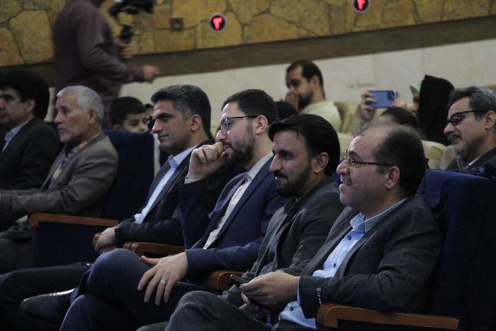 جشن اولین سالگرد افتتاح رادیو میبد در سینما طوبی